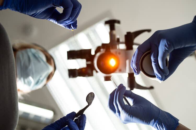 Имплантация при отсутствии зубов