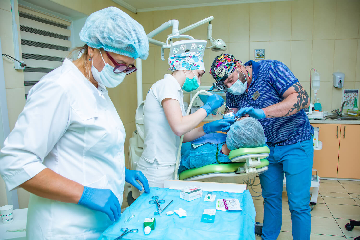 імплантація зубів