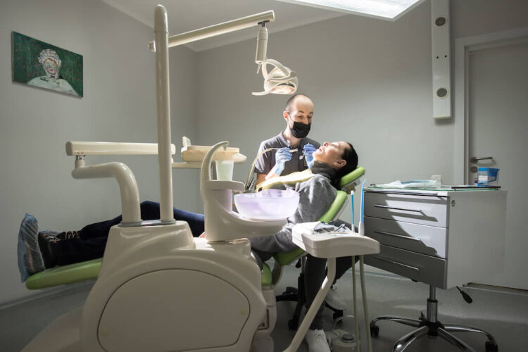 лечение зубов в Киеве