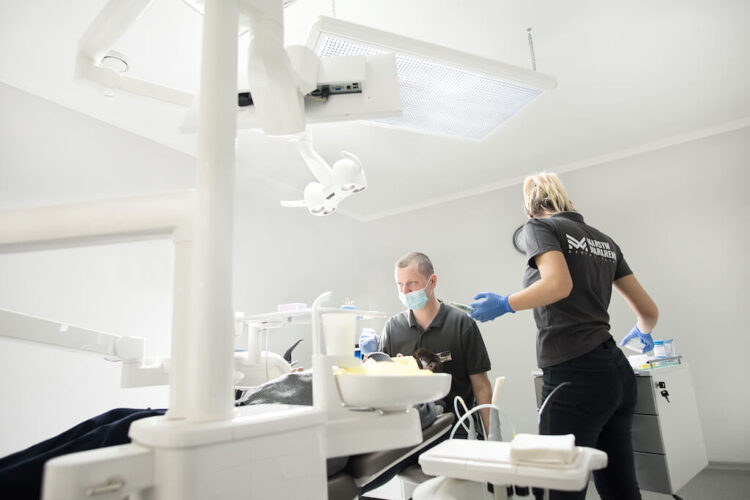 стоматология Максима Макаренко