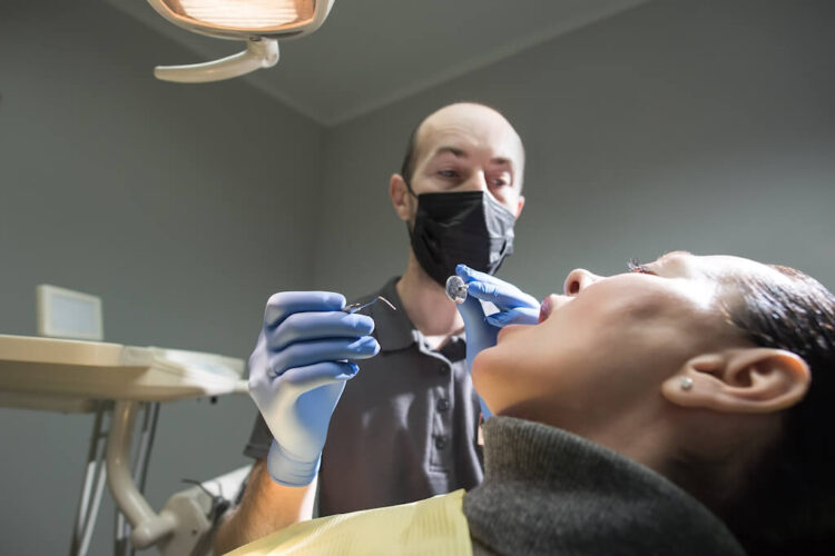 стоматология Максима Макаренко